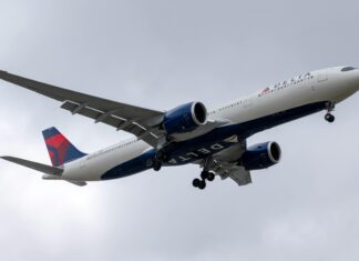How Passengers Reacted in Real Time When Delta Flight DL275 Diverted at LAX: Discover the Live Response Delta Flight DL275 diverted, DL275 LAX diversion, Delta emergency landing LAX, DL275 flight update, Delta diverted flight news, DL275 incident report, LAX airport flight diversion